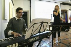 Glasbeni nastop dua Nika in Jani